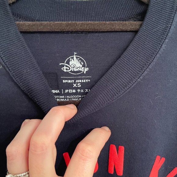 Lion King Pride Lands XS Spirit Jersey // Disney World shirt - Picture 5 of 6